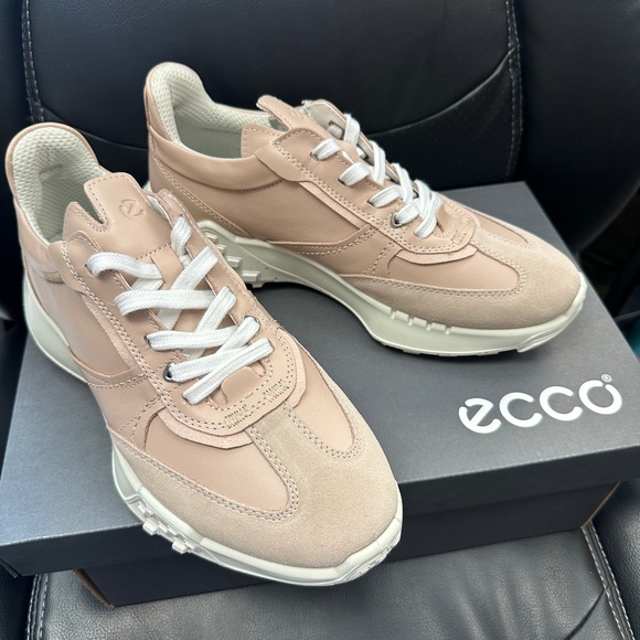 NIB! RARE! Ecco Women's Retro Sneaker In Rose Dust Leather & Suede Size 8-8.5/39 - Picture 1 of 11